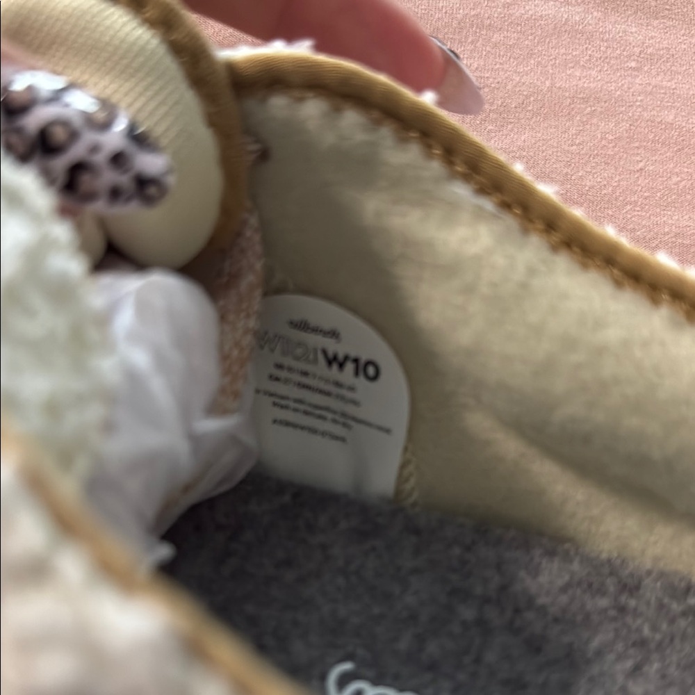 Allbirds Cream Sneakers with Cushioned Sole and Breathable Knit - Picture 3 of 3